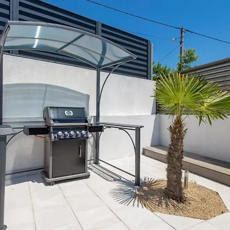 Modern House Jadranka With Pool * Pinezići