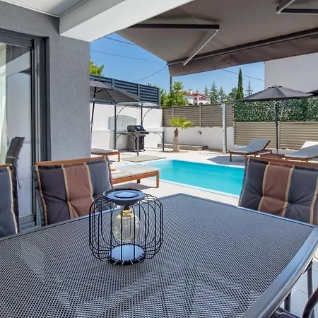 Modern House Jadranka With Pool Ferienhaus *